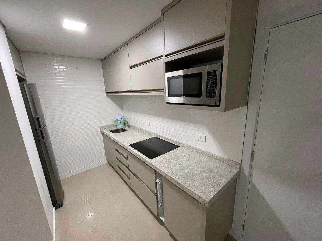  Apt novo no CENTRO de Foz com garagem e mobiliado