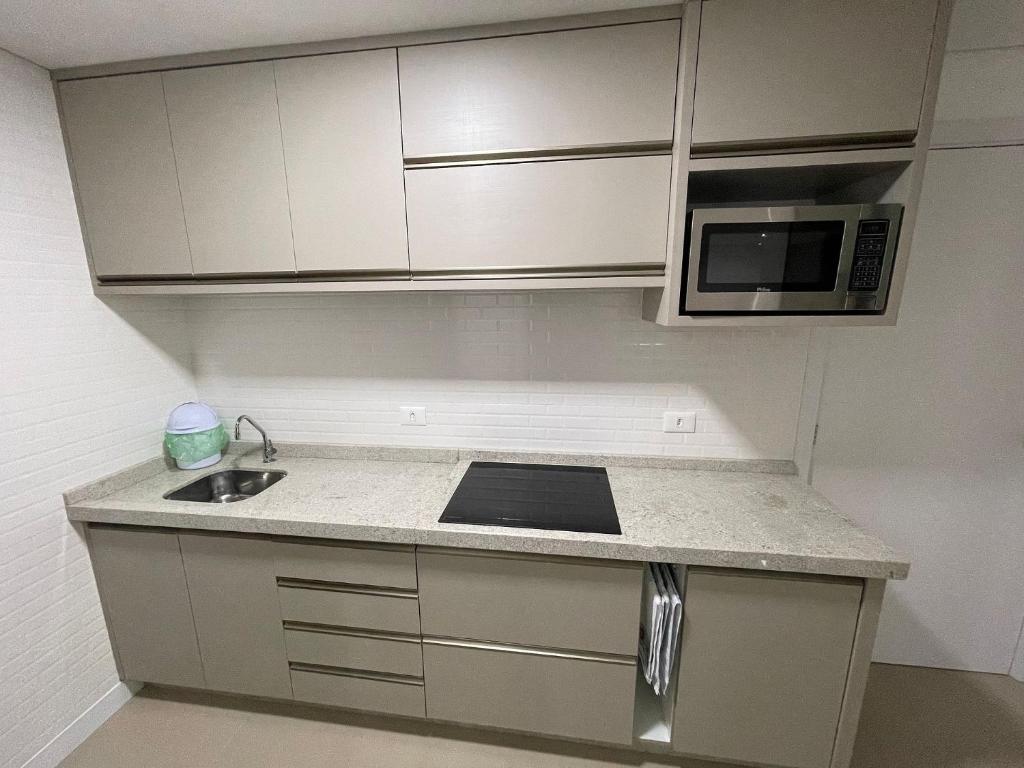  Apt novo no CENTRO de Foz com garagem e mobiliado