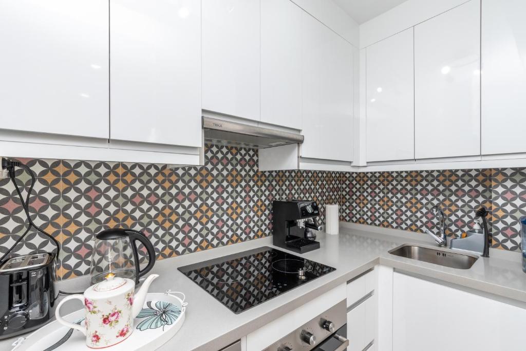Kép New Modern 3BR with terrace in Fuengirola Centre szállásáról Fuengirolában a galériában