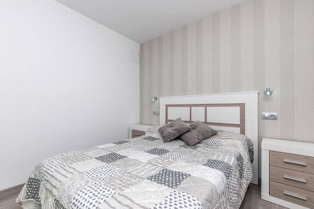 Kép New Modern 3BR with terrace in Fuengirola Centre szállásáról Fuengirolában a galériában