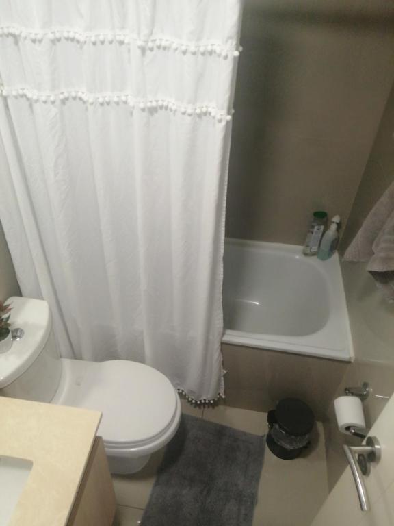 Depto Estudio 1811 Edificio Centro Blanco con estacionamiento