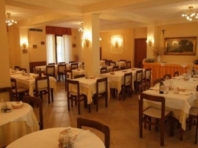 Restaurace v ubytování Albergo Natucci