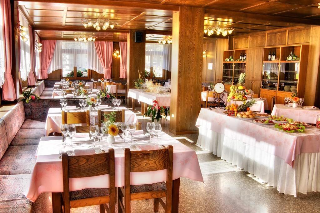 Fotografie z fotogalerie ubytování Albergo Miramonti v destinaci Rabbi