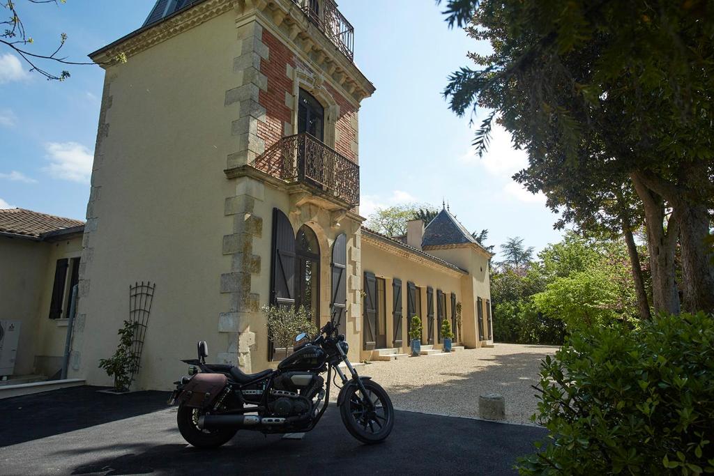 Manor House La Tour d'Armène - Huis Met Vijf Slaapkamers