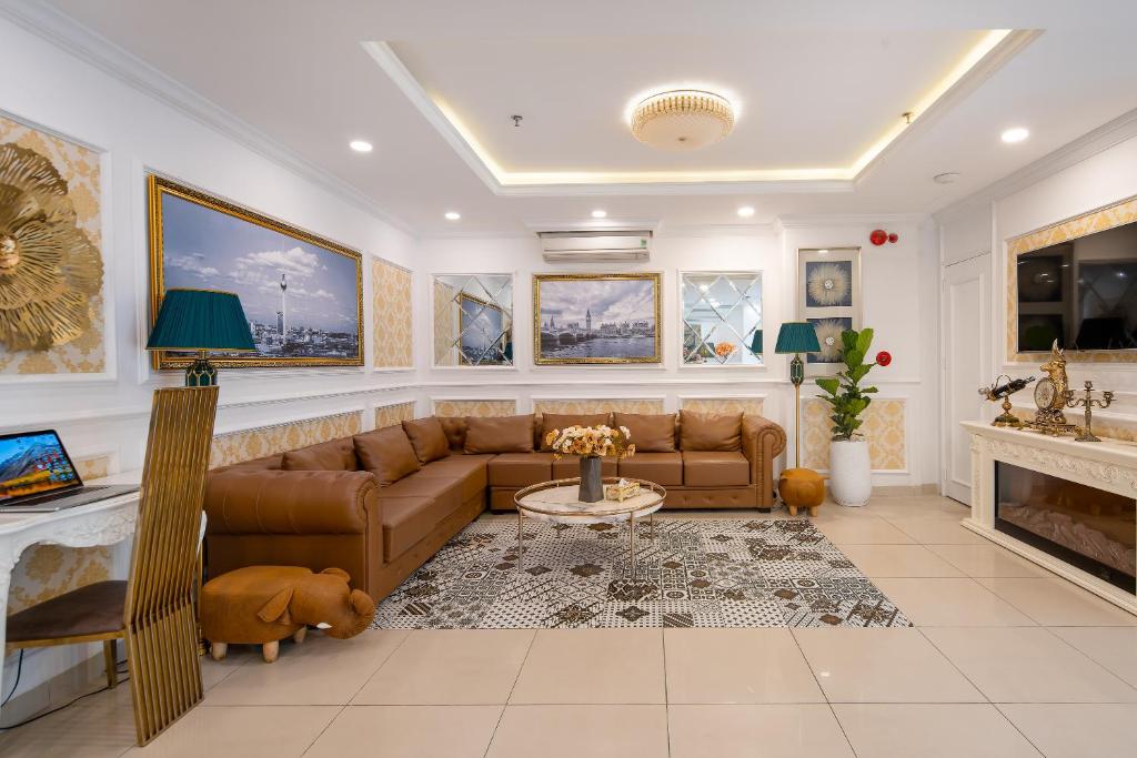TV a/nebo společenská místnost v ubytování Bella Merry Hotel and Apartment