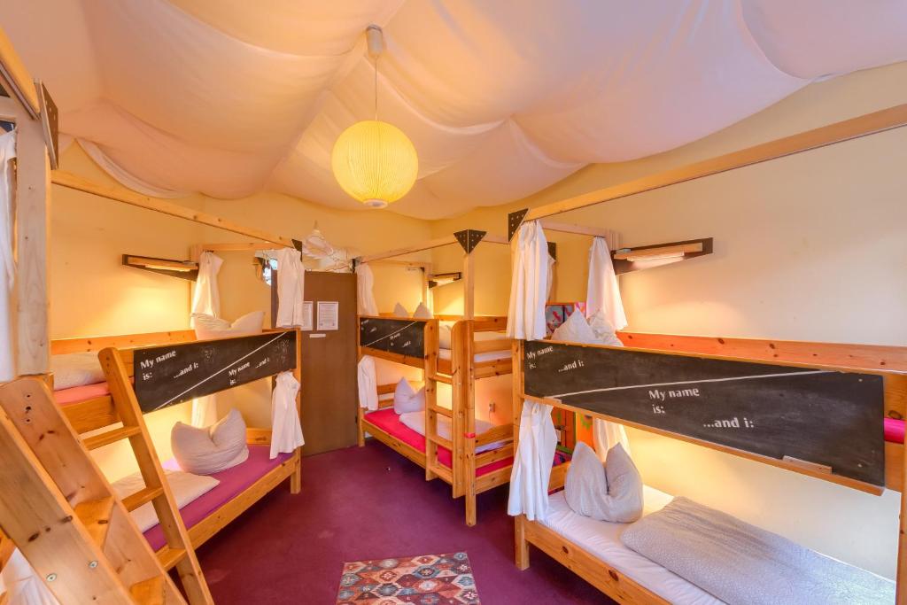Hostel Lollis Homestay Dresden - Bed In 8-Bed Dormitory Room