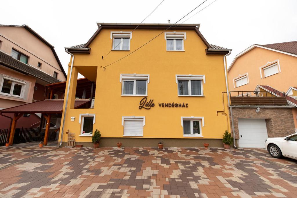 Budynek, w którym mieści się pensjonat