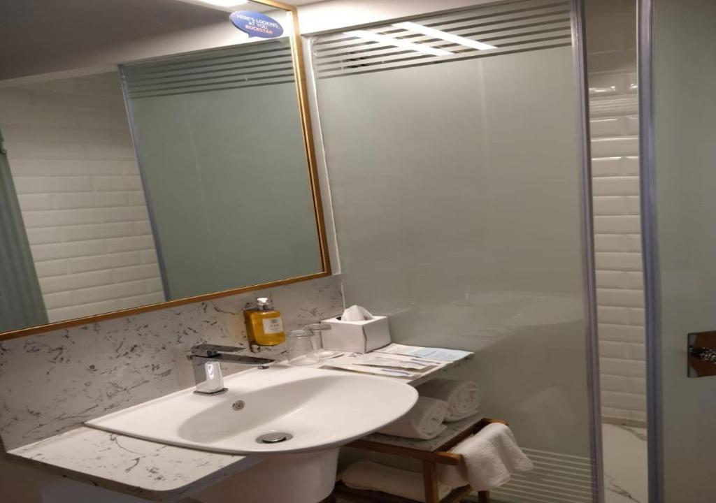 Koupelna v ubytování Holiday Inn Express Gurugram Sector 50 by IHG