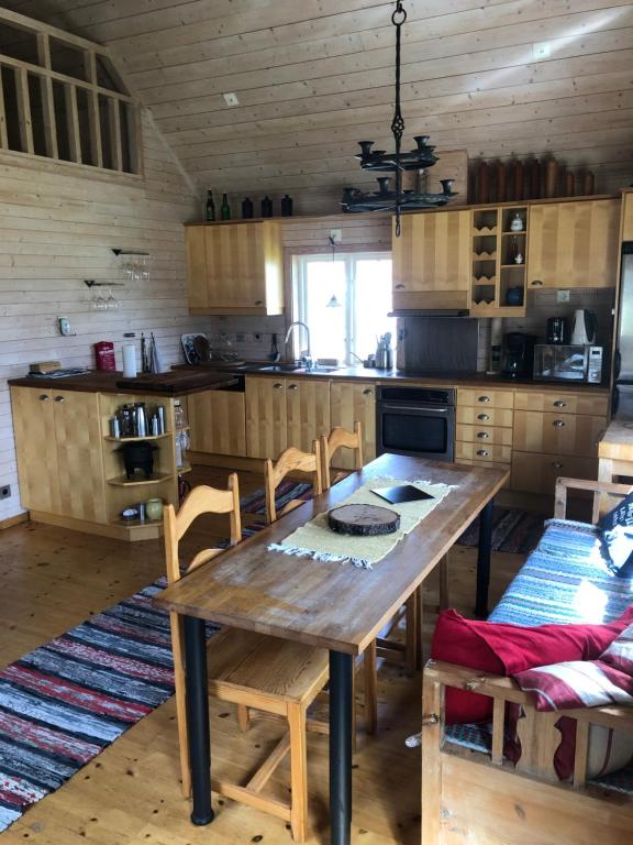 Kuchyň nebo kuchyňský kout v ubytování Sävekulla 207 "Brygghuset"