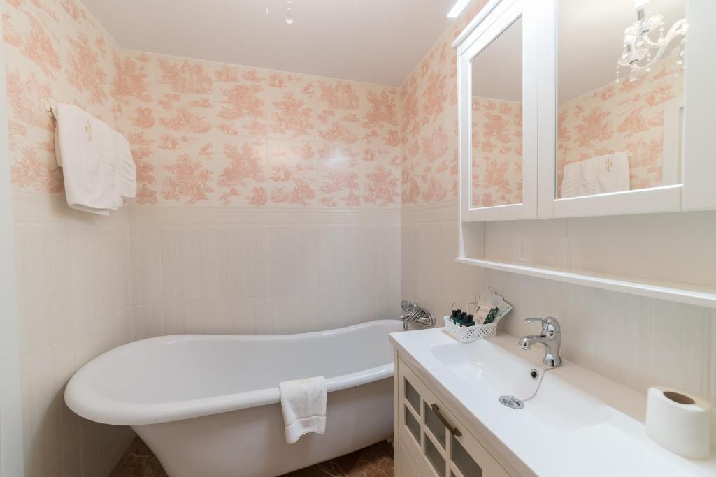 Rey Don Pedro Luxury Home - 16