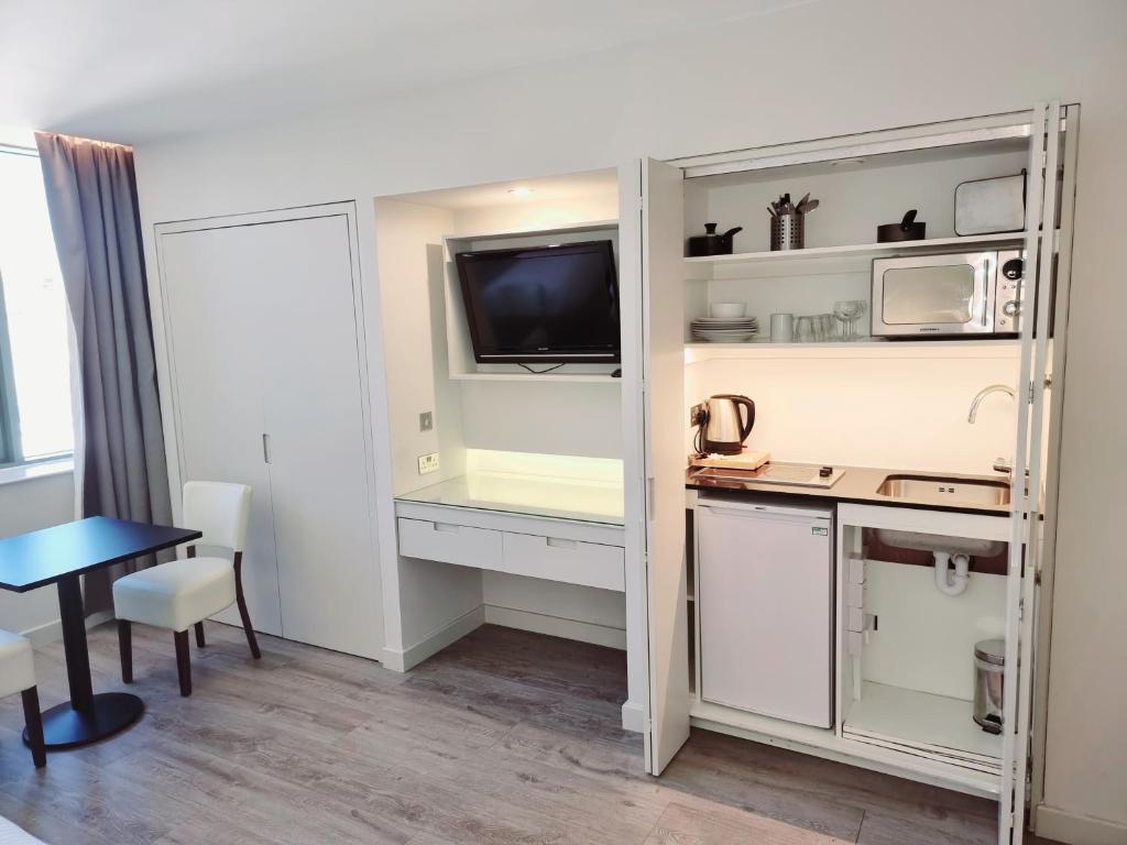Axiom Park Hotel - Standard Triple Studio