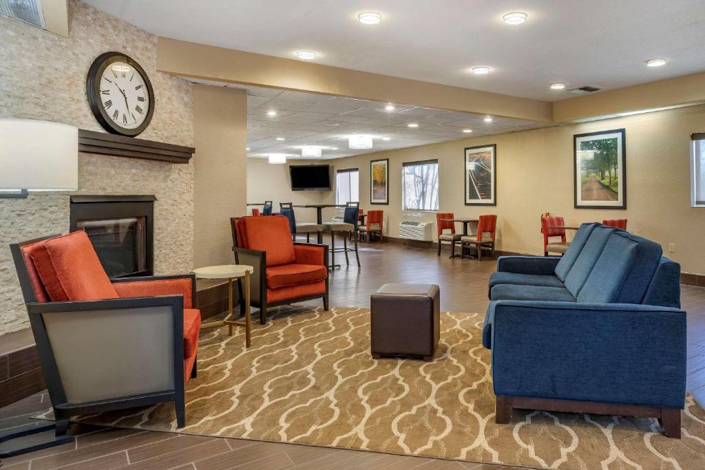 Comfort Inn & Suites Paw Paw photo