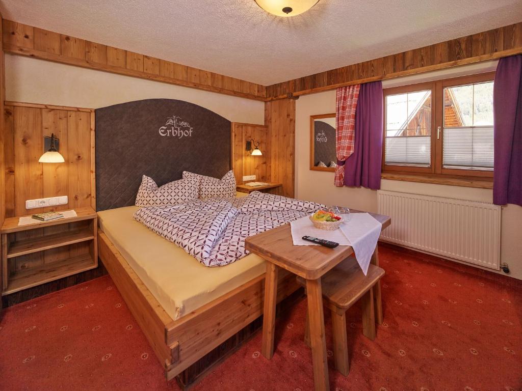 Postel nebo postele na pokoji v ubytování Haus Erbhof