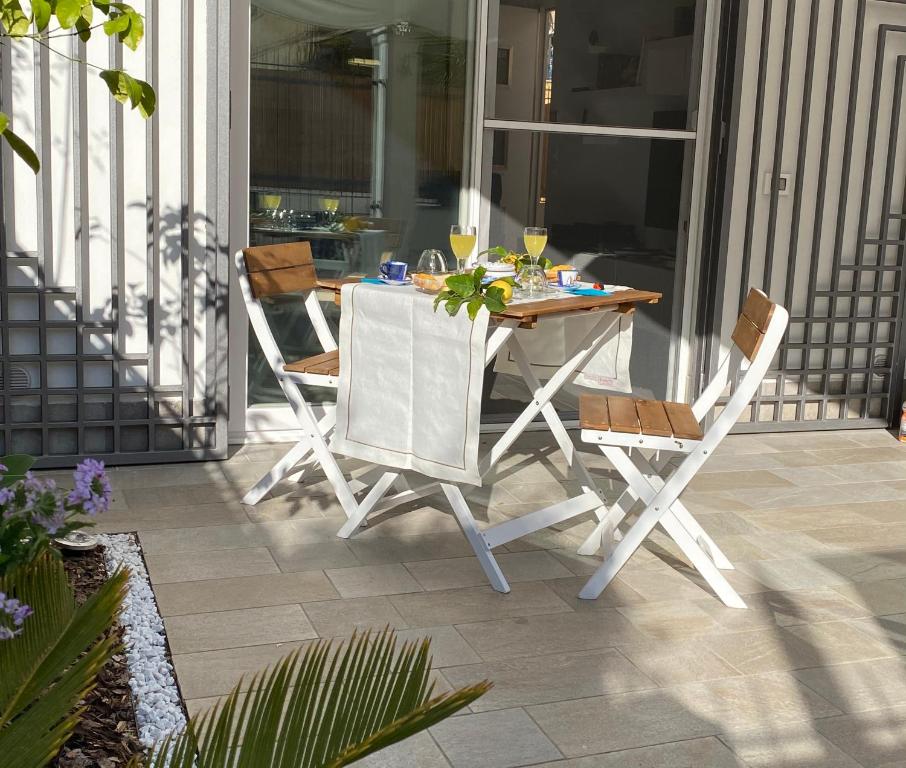 Patio lub wspólna przestrzeń na świeżym powietrzu w obiekcie casa vacanze Sleep Art