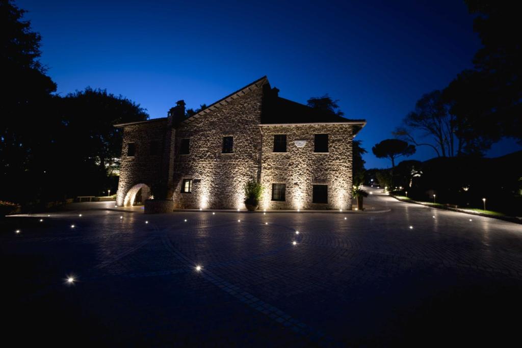 Bazén v ubytování Antico Borgo Molino 7cento vicino ai Giardini di Ninfa nebo v jeho okolí