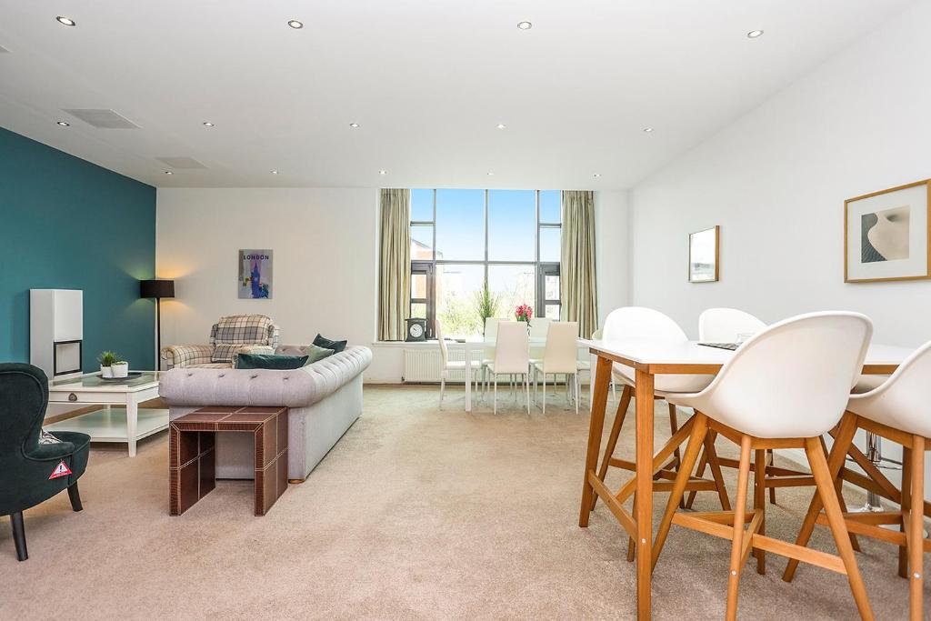 ALTIDO Elegant 3-BR Apartment next to the Centre