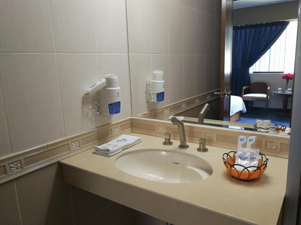 Koupelna v ubytování Blue Star Hotel