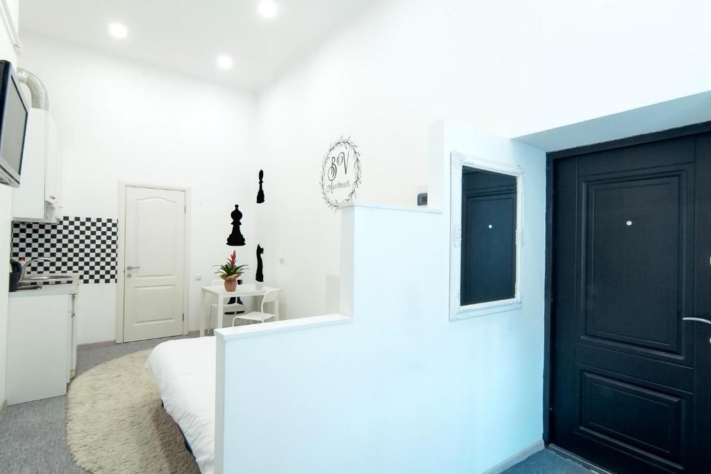 BV Apartments Black and White - Studio Apartment