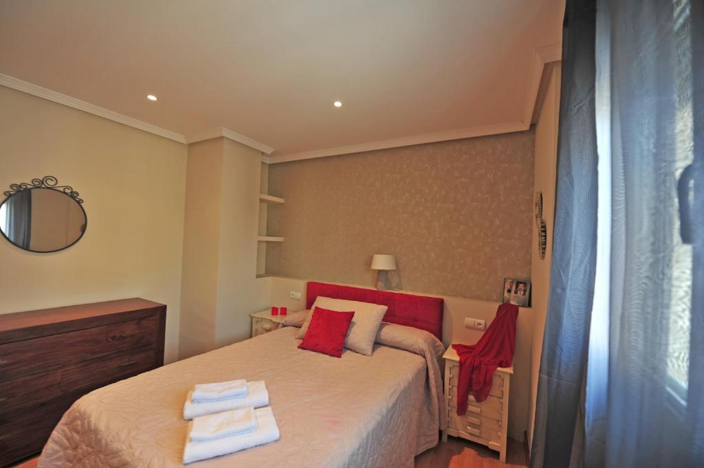 Posteľ alebo postele v izbe v ubytovaní Avenida Paseo 3 Rooms 2 baños