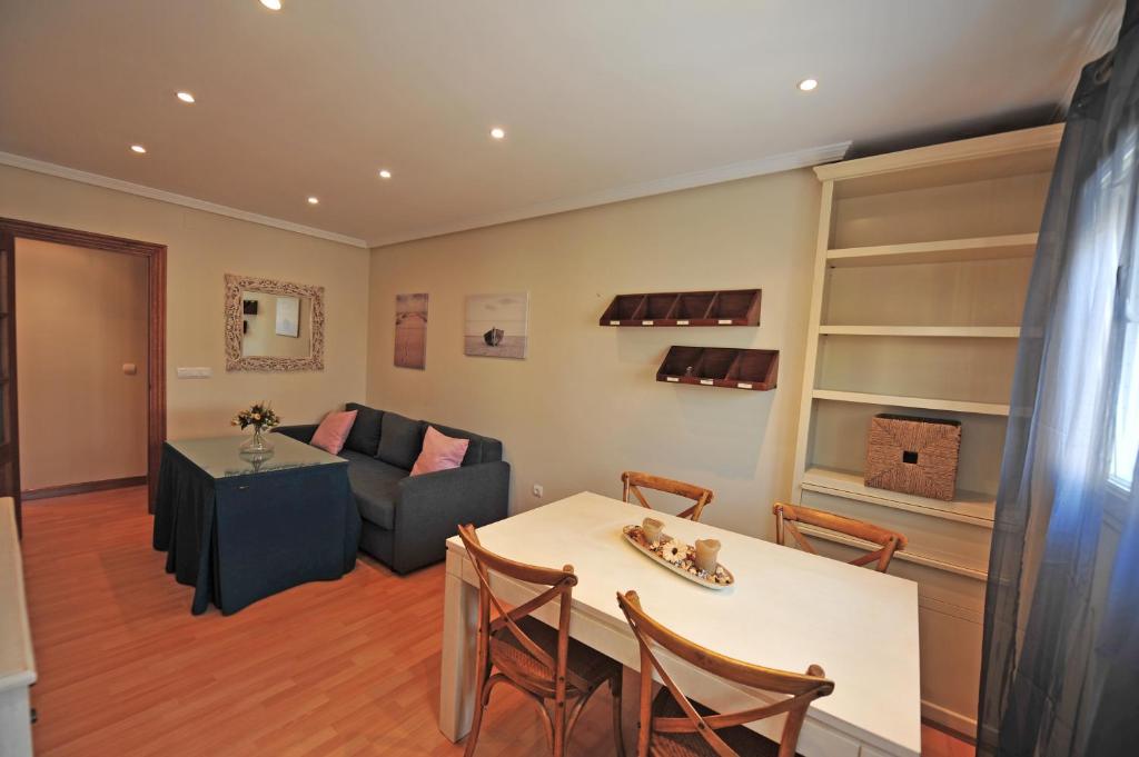 Posedenie v ubytovaní Avenida Paseo 3 Rooms 2 baños