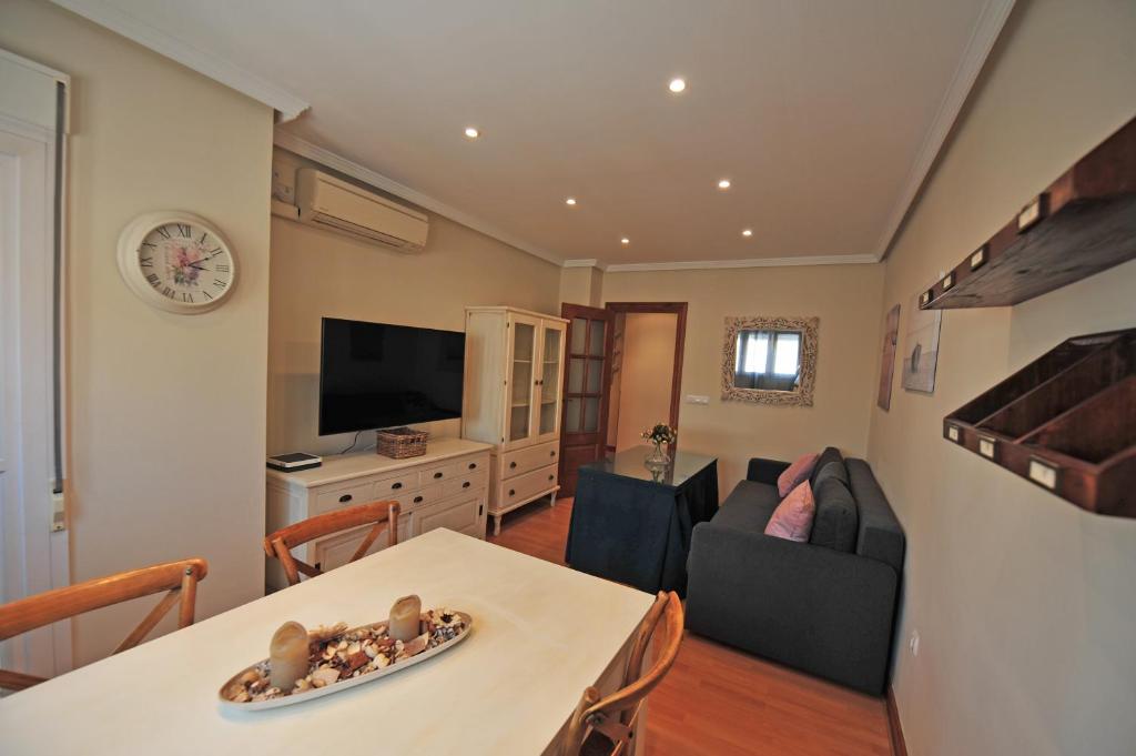 Televízia a/alebo spoločenská miestnosť v ubytovaní Avenida Paseo 3 Rooms 2 baños