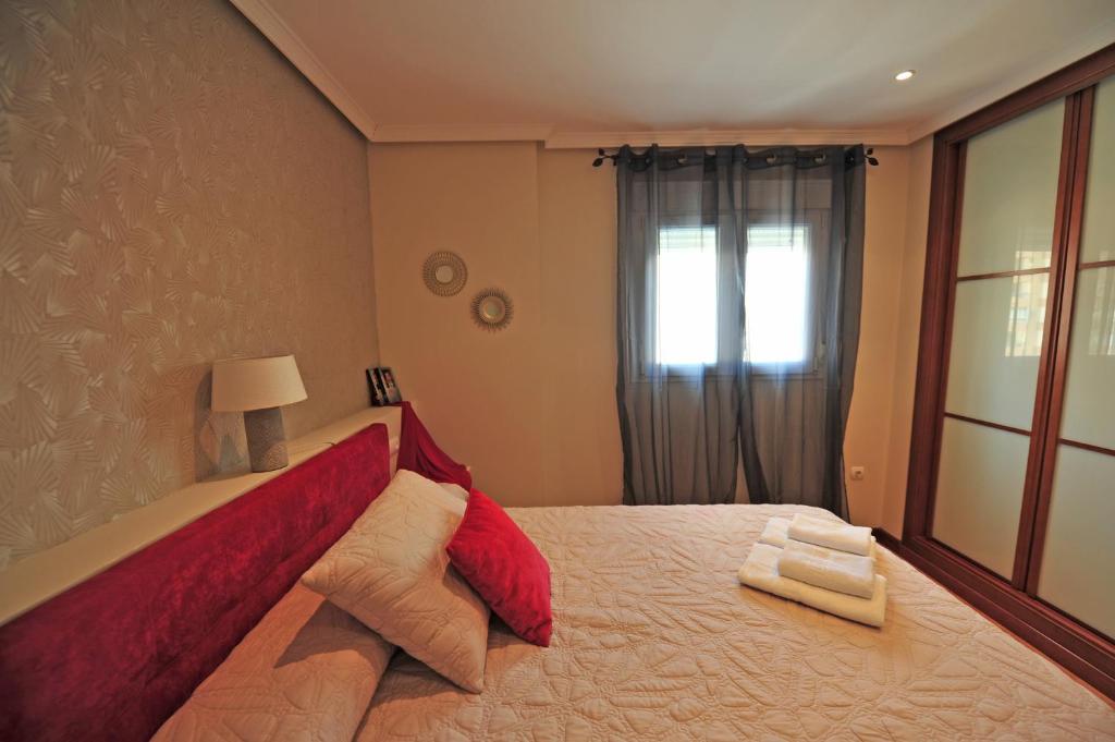 Posteľ alebo postele v izbe v ubytovaní Avenida Paseo 3 Rooms 2 baños