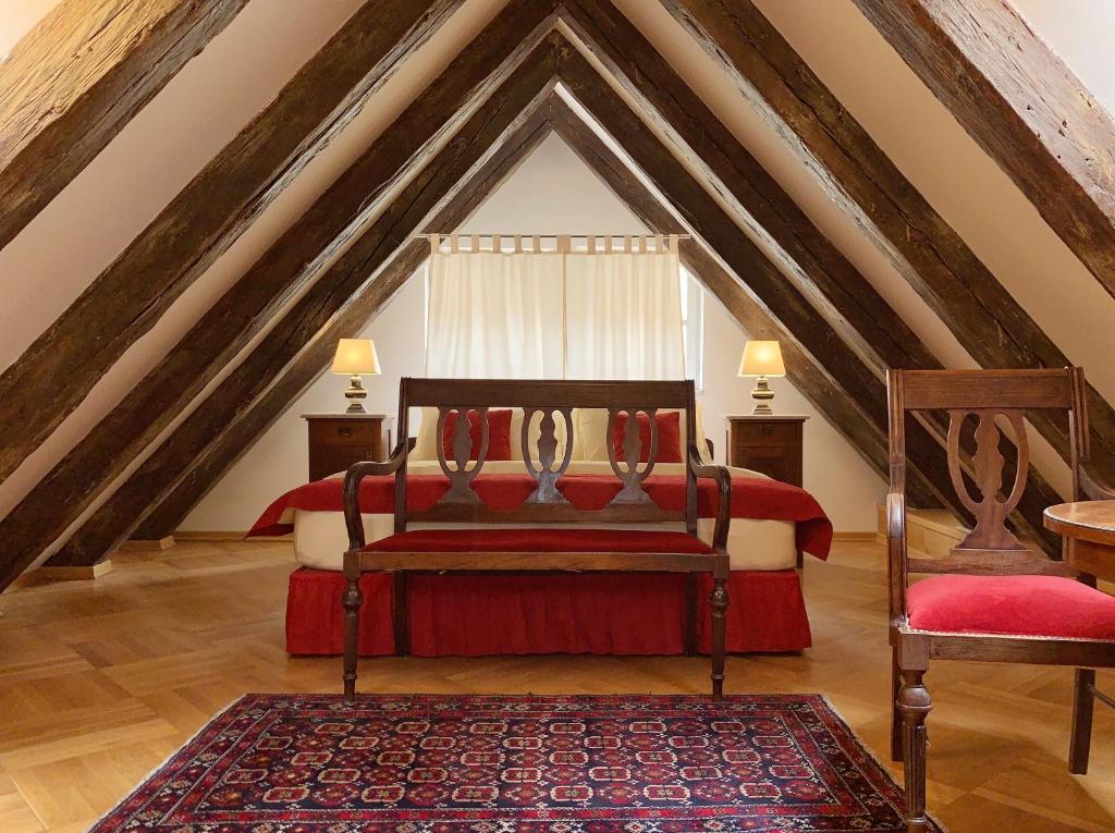 Small Luxury Palace Residence - Family Apartment