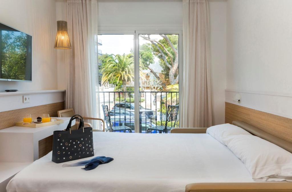 Hotel Costa Brava - Junior Suite With Garden View