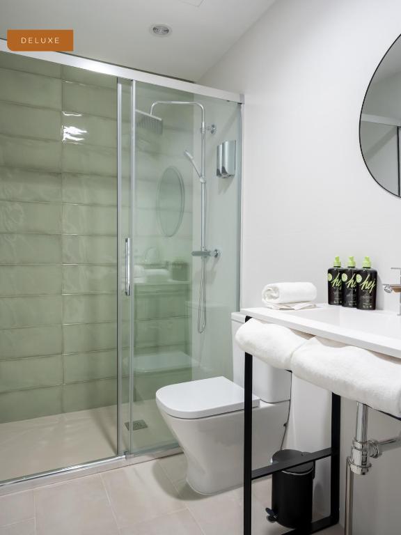 Limehome Sevilla Calle Torcuato Luca de Tena - Digital Access - Resim 22