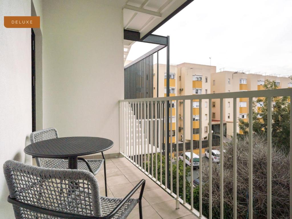 Limehome Sevilla Calle Torcuato Luca de Tena - Digital Access - Resim 14