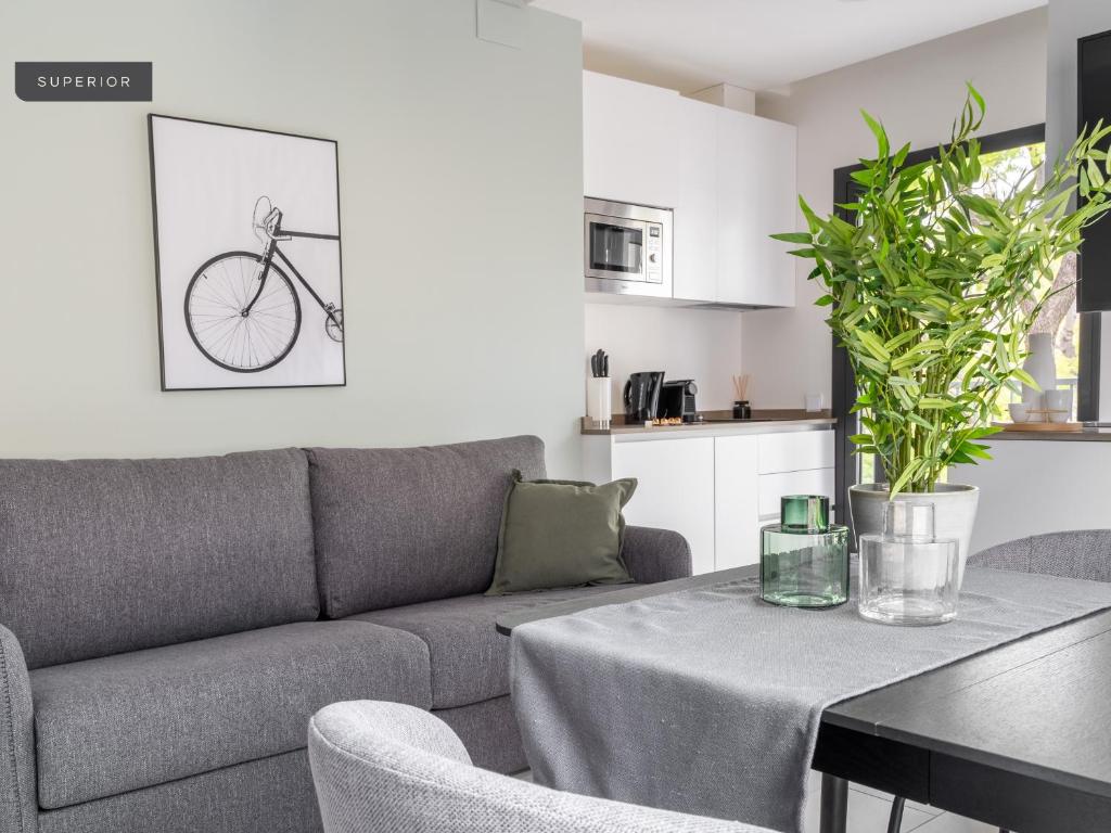 Limehome Sevilla Calle Torcuato Luca de Tena - Digital Access - Resim 28