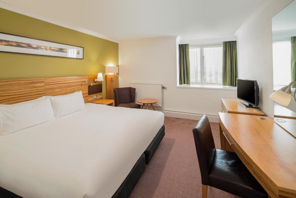 Crowne Plaza Chester, an IHG Hotel - 標準的なスーパーキングルーム