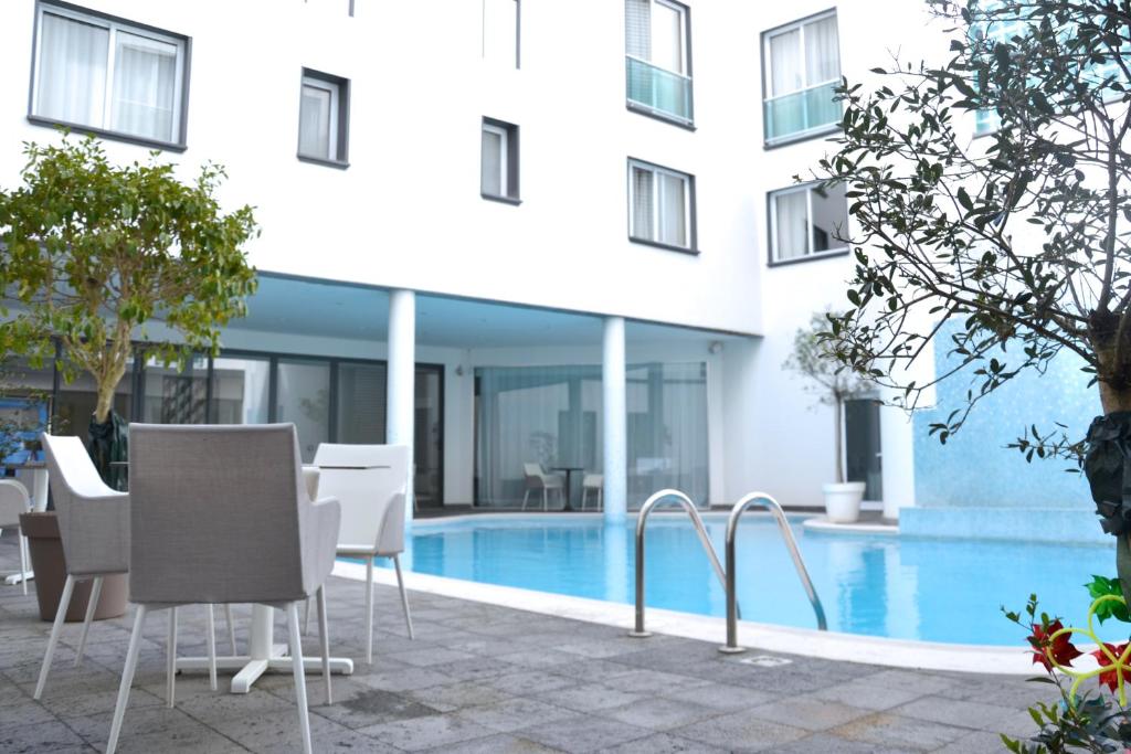 Bazén v ubytování Hotel Do Colegio nebo v jeho okolí