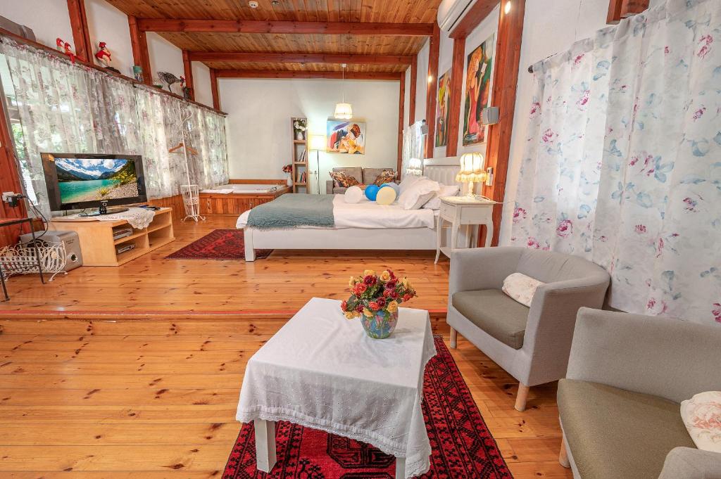 Postel nebo postele na pokoji v ubytování Marom Romance