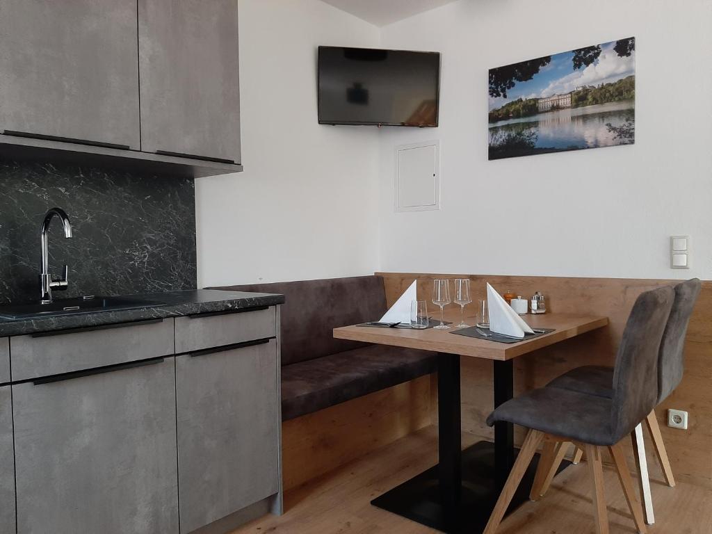 Apartments by Pension Ballwein - 8