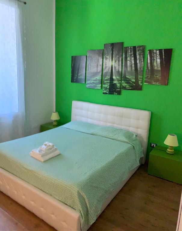Łóżko lub łóżka w pokoju w obiekcie Messina41 Hotel