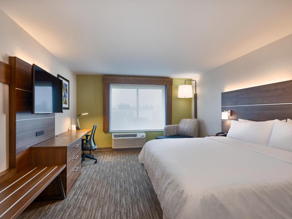 Postel nebo postele na pokoji v ubytování Holiday Inn Express & Suites Salem North - Keizer by IHG