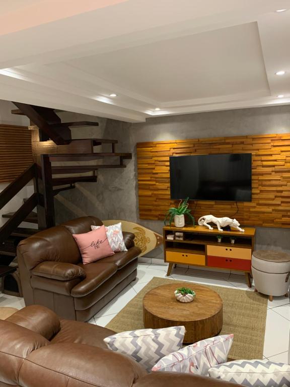  Casa alto padrão Pé na areia