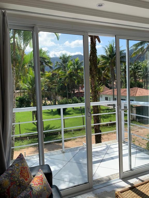  Casa alto padrão Pé na areia