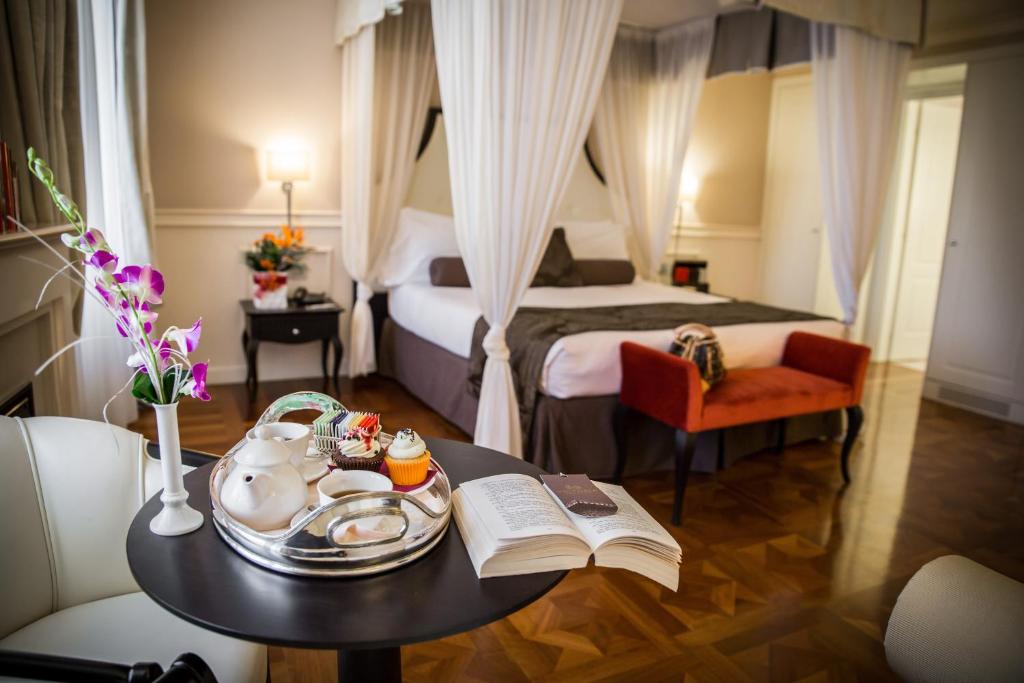 Victoria Hotel Letterario - Resim 13