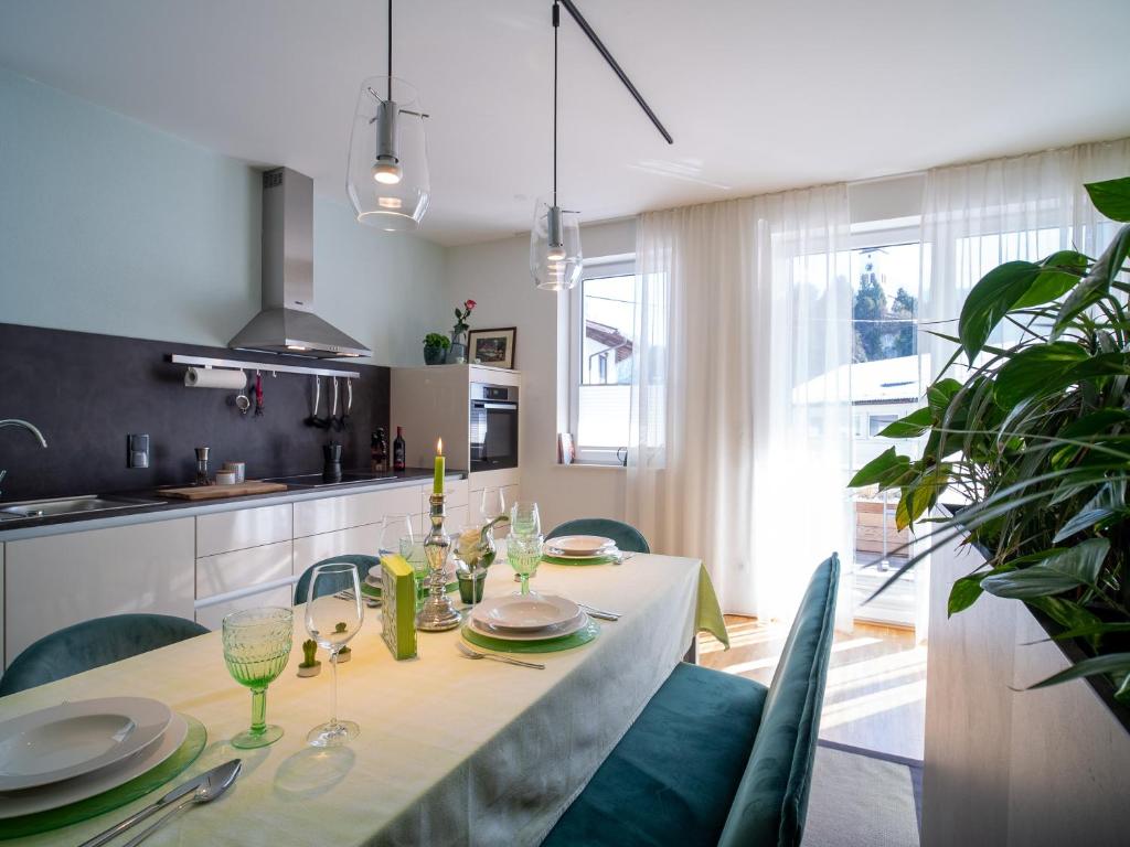 Köök või kööginurk majutusasutuses Apartments im LOIDLs GUESTHOUSE