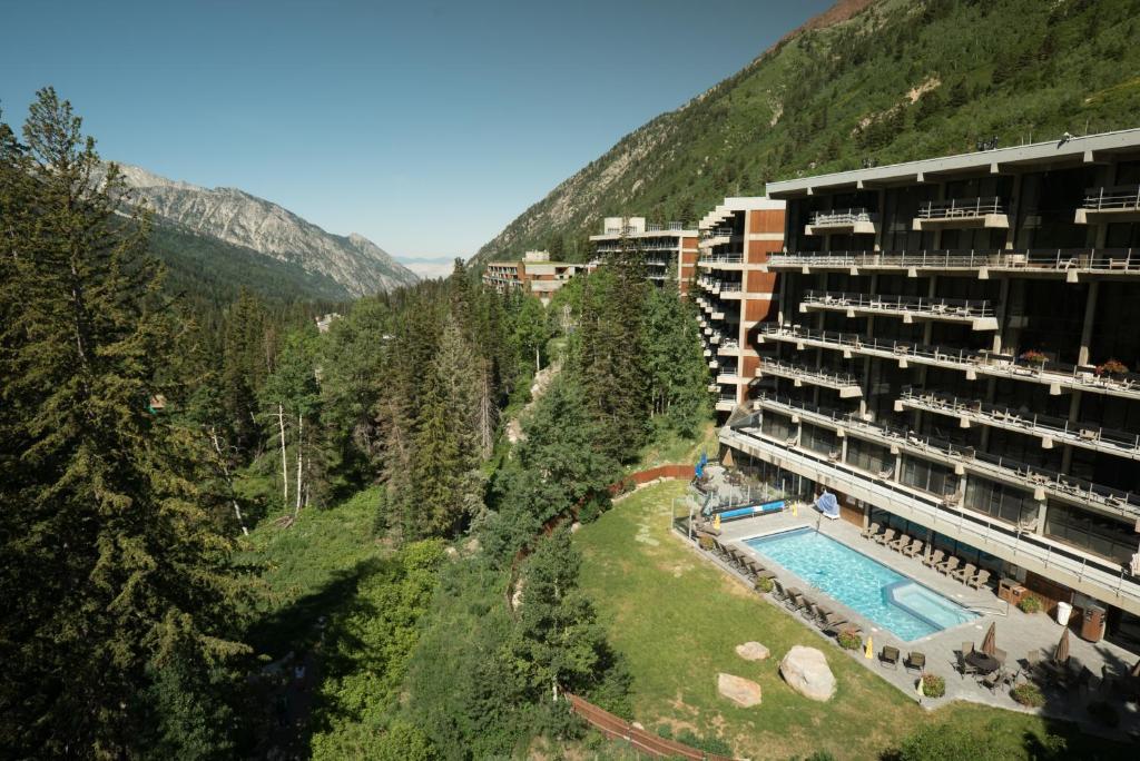 Üldine mäevaade või majutusasutusest The Lodge at Snowbird pildistatud vaade
