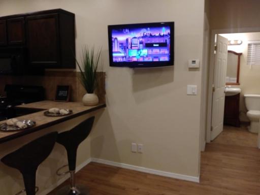 Corporate Manor - One-Bedroom Apartment