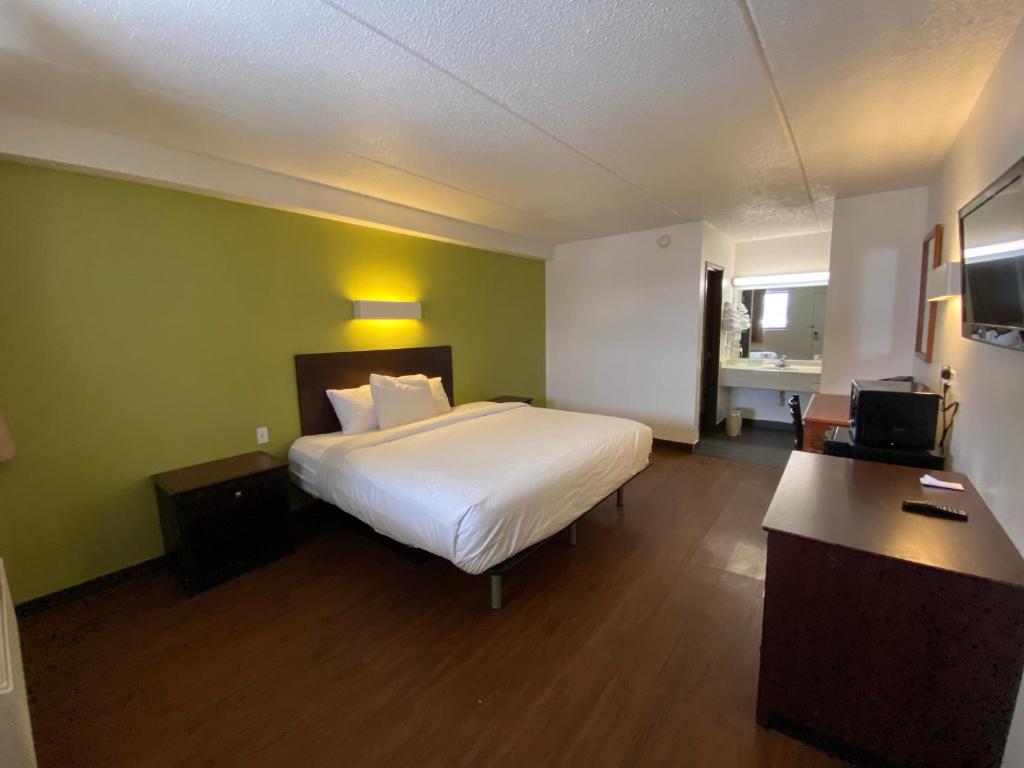 Skylight Inn Willoughby - Cleveland Mentor - Deluxe King Room - Non-fumeur