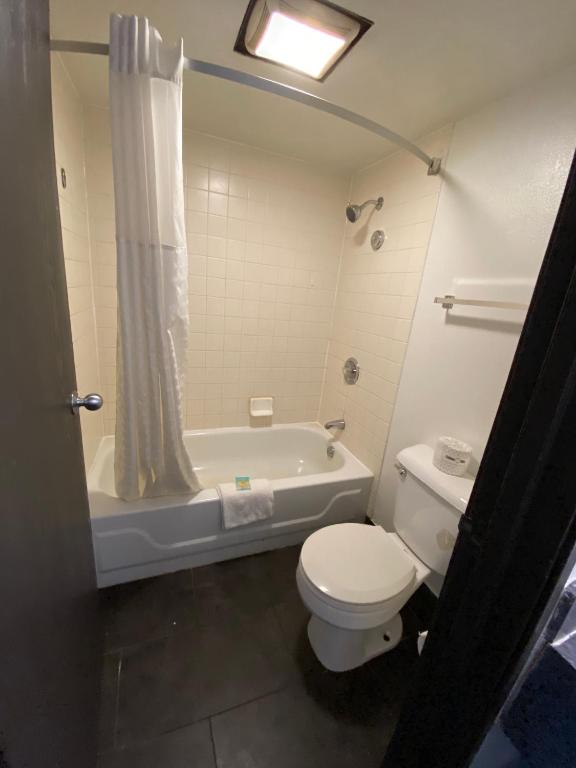 Skylight Inn Willoughby - Cleveland Mentor - Salle De Reine Standard Non-fumeur