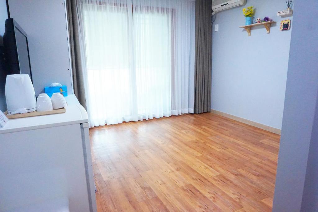 TV a/nebo společenská místnost v ubytování Naksanstay