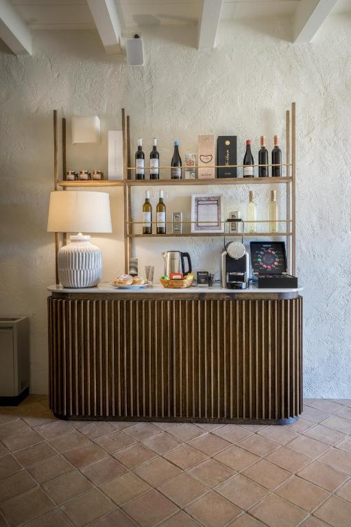 Příslušenství pro přípravu čaje a kávy v ubytování Hotel Mas del Sol