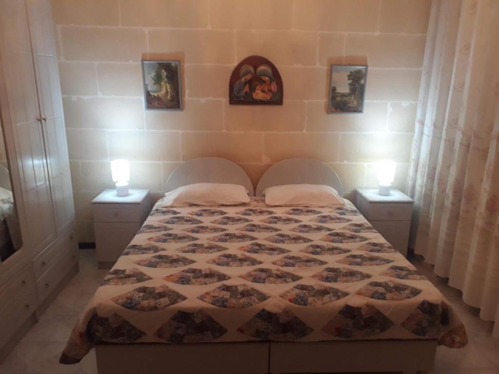 Dhalia - Large Twin Room