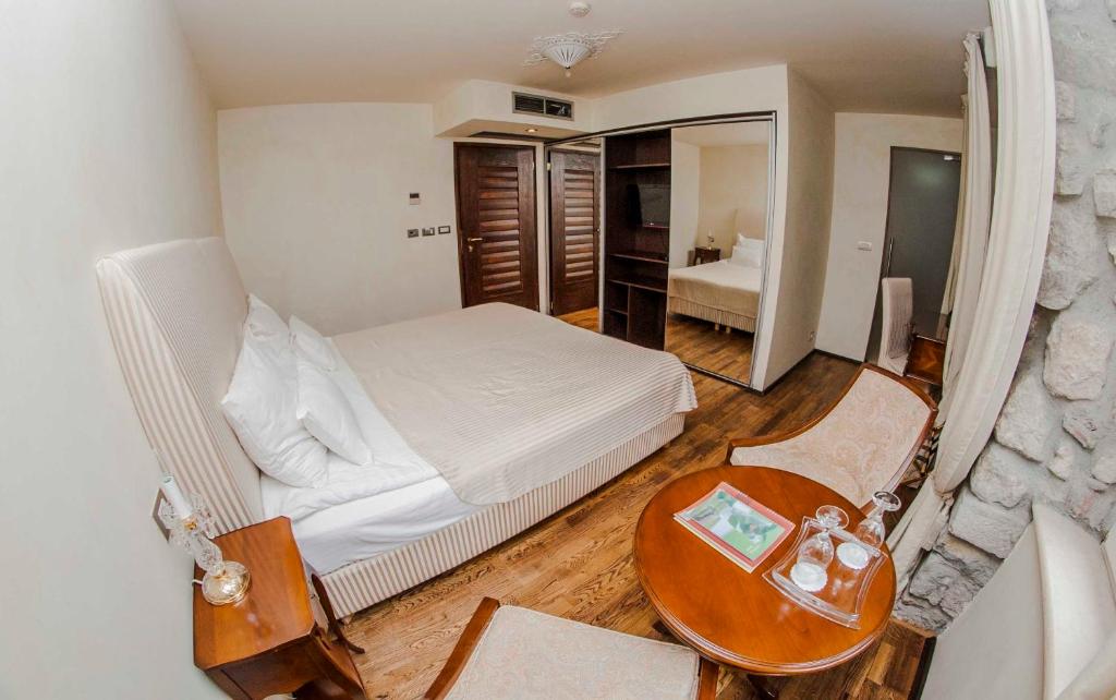 Boutique Hotel Astoria - 11