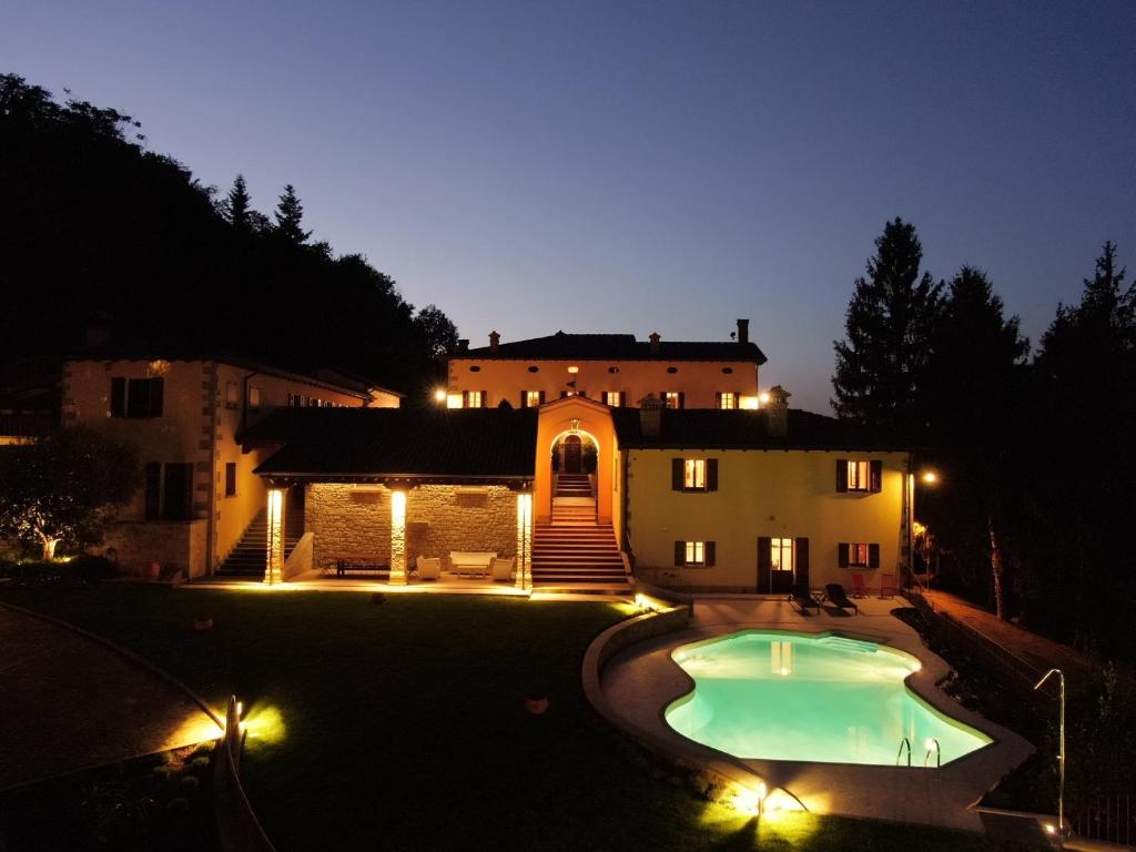 The swimming pool at or close to Borgo La Morra
